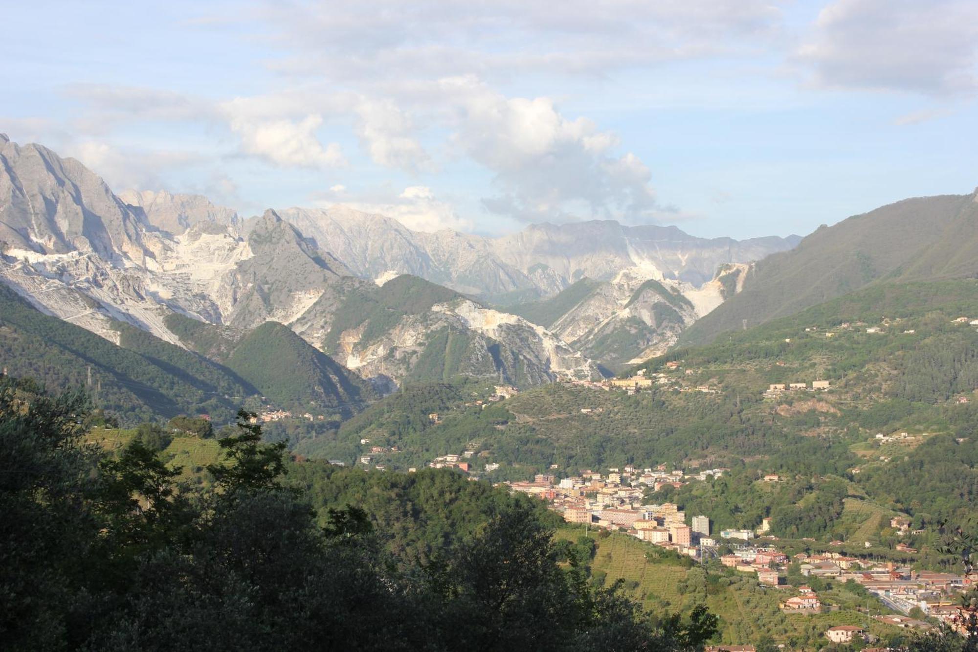Hotel Ristorante Radar Carrara Buitenkant foto