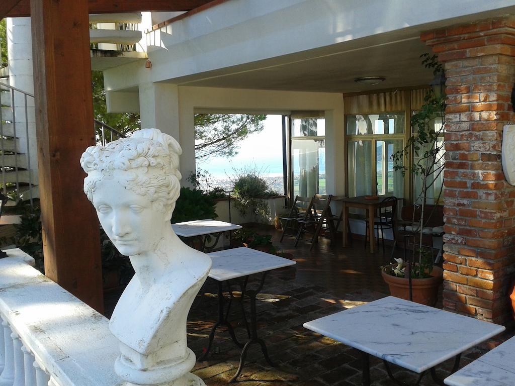 Hotel Ristorante Radar Carrara Buitenkant foto